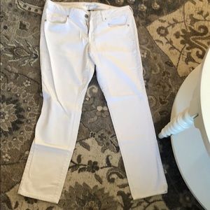 Never worn American Eagle white jeans.